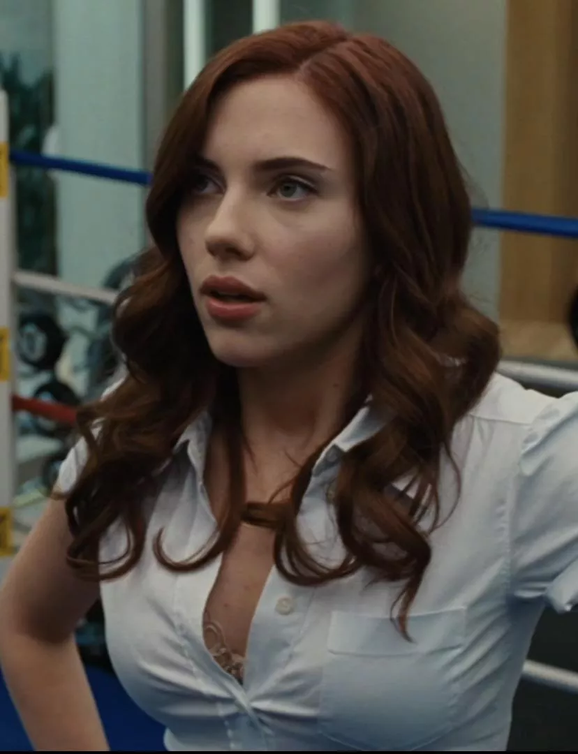 So horny for Scarlett Johansson right now! Can any buds please drain me to her?