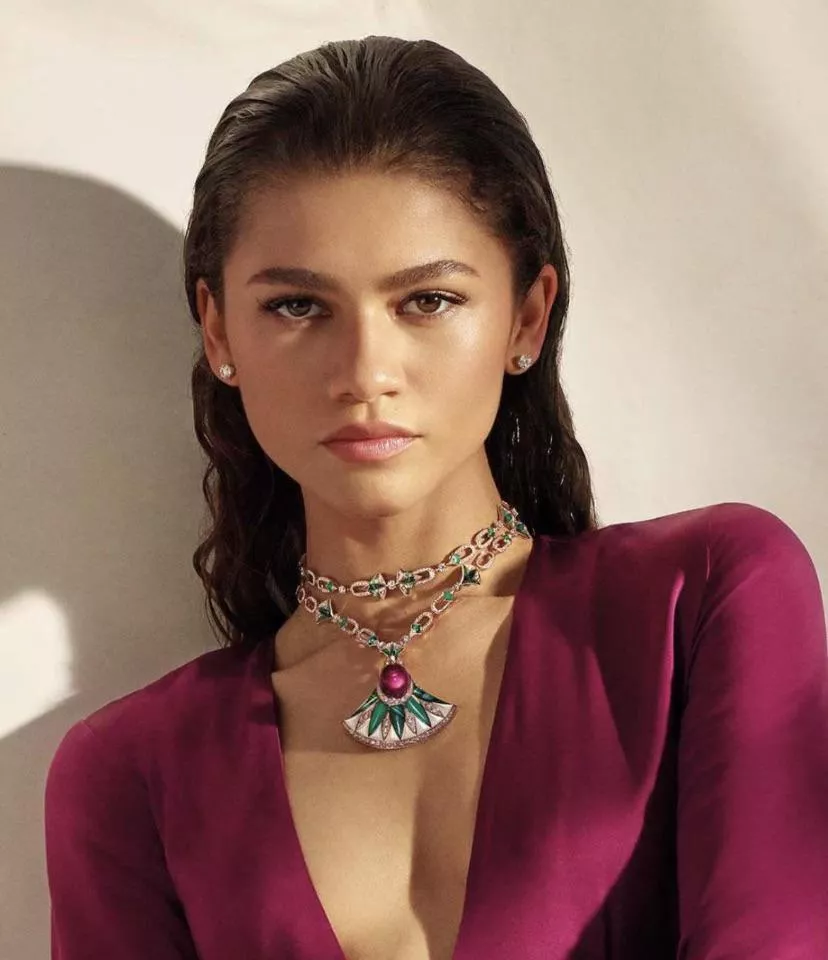 So horny right now! Can any buds please drain me to Zendaya or Elizabeth Olsen?