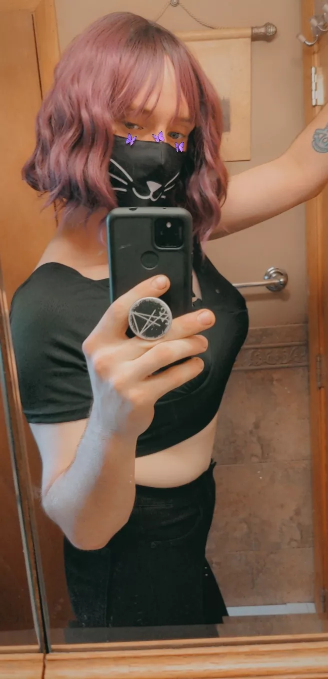 So much euphoria in this pic like damn. This is my new favorite shirt 😻 I took lots of pics yd and kinda wanna share them all 🥺