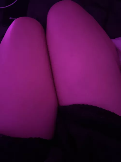 so sleepy u///u but i don’t wanna sleepppp >:o!