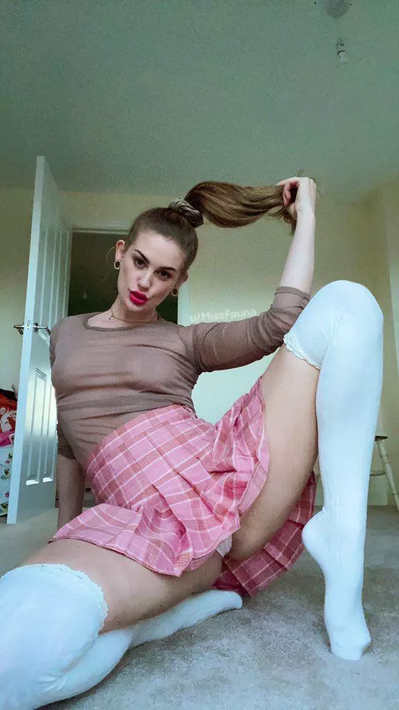 Socks and a mini skirt 🤍