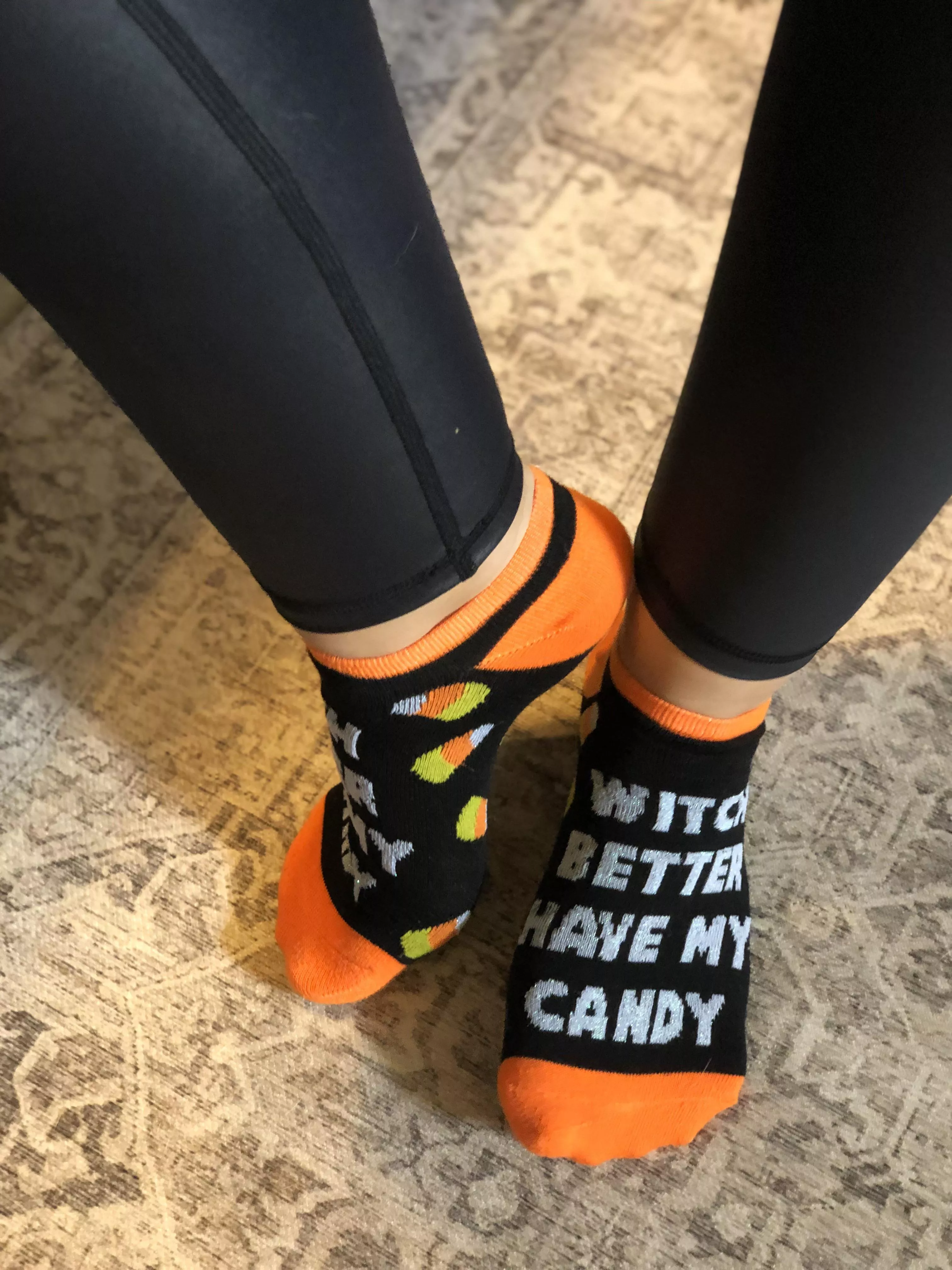 Socks and leggings, perfect combo to make you hard 🎃 OnlyFans /KristineRose87 Socks and leggings, perfect combo to make you hard 🎃 OnlyFans /KristineRose87