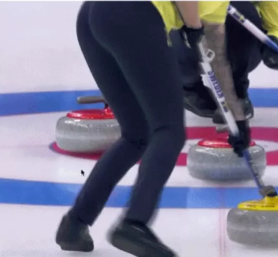 Sofia Mabergs wiping