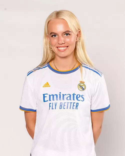 Sofie Svava, Denmark (and Real Madrid)