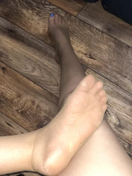 Soles in pantyhose? π