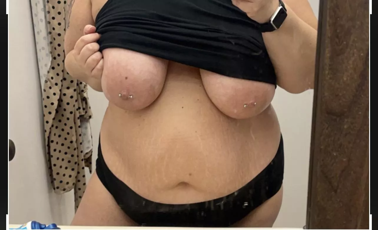 Some thick titties for your Titty Tuesday