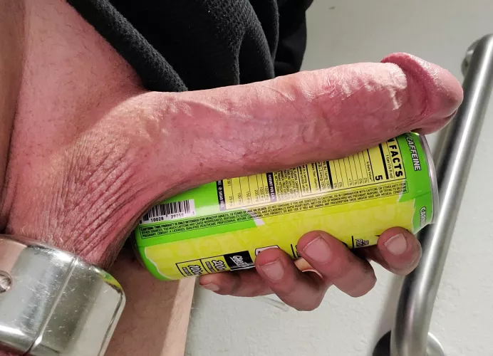 Someone asked for a size reference, so enjoy a little pick me up😜