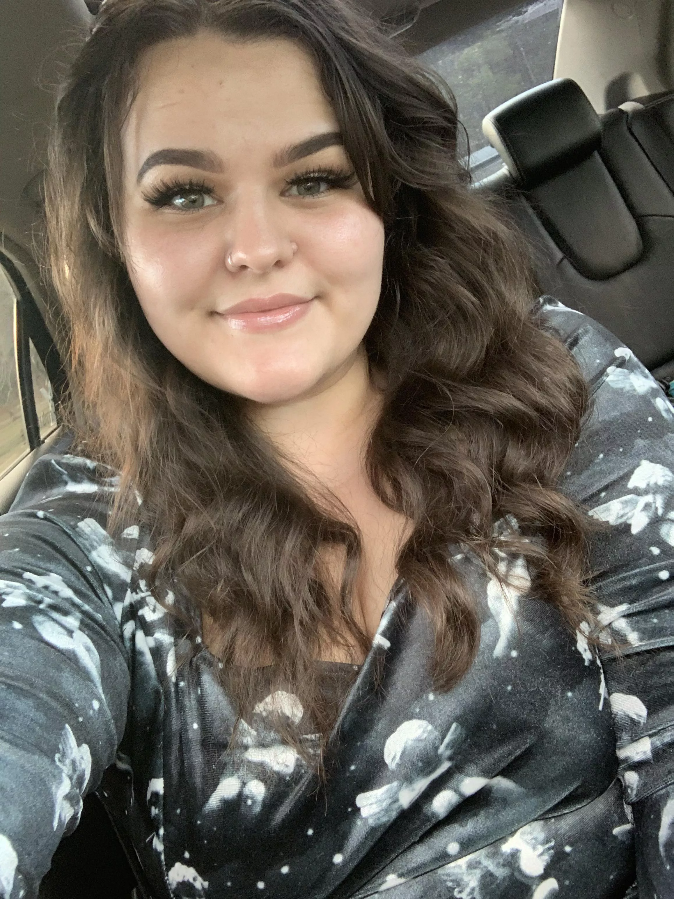 Someone come save me from work 😜