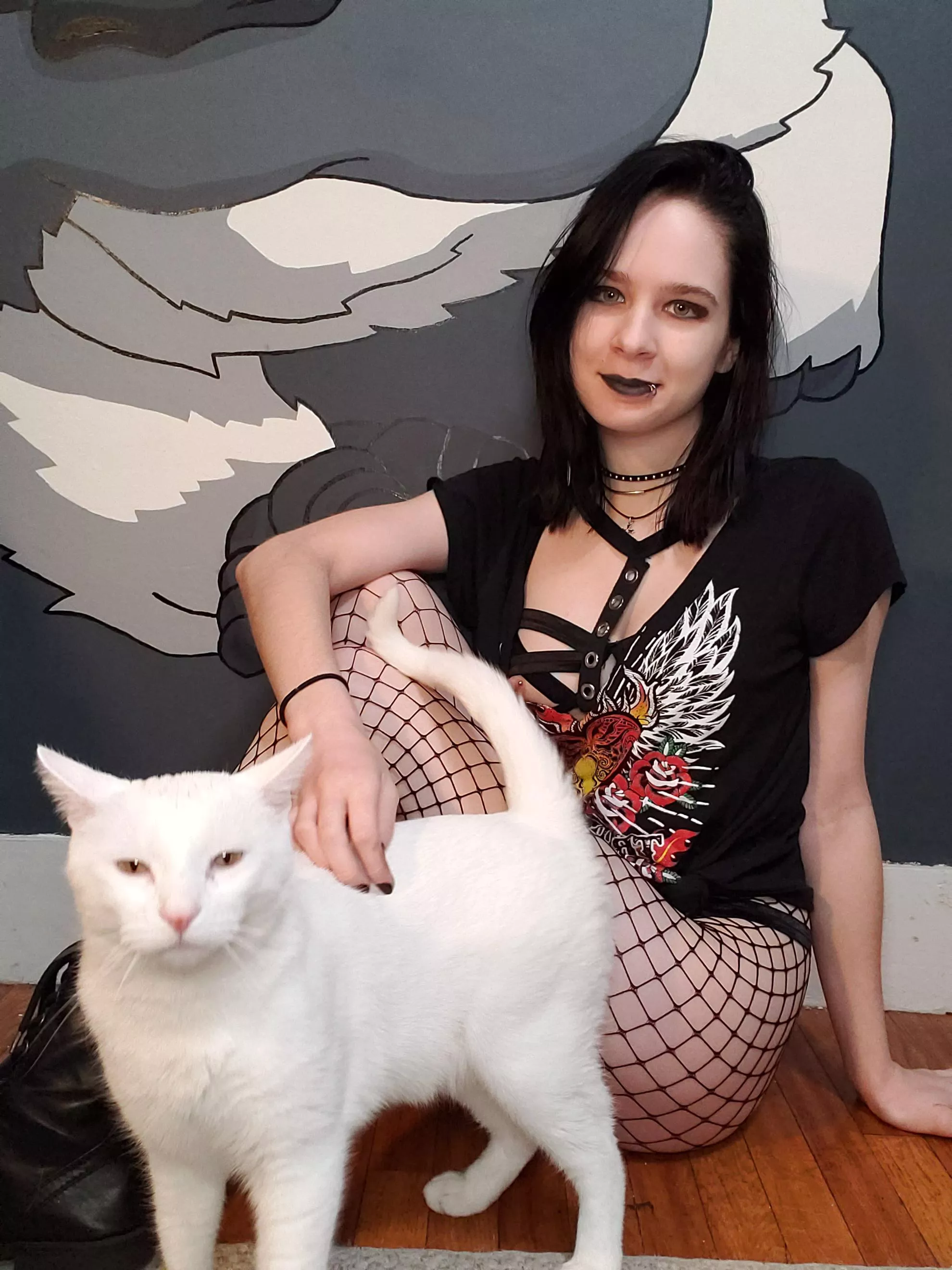 Someone decided to join my photoshoot 😅