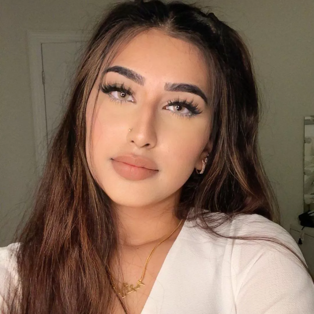 Someone jerk tribute this brown slut Liaba