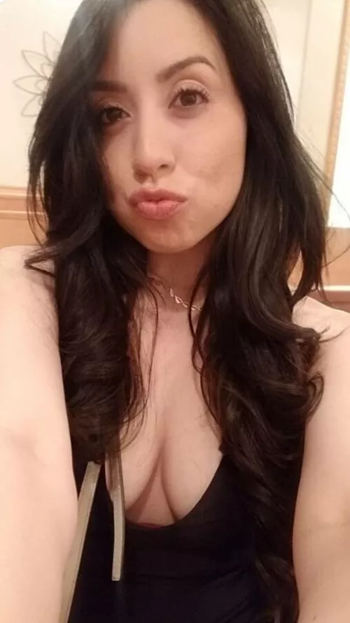 Someone please cum on my mom's slutty face