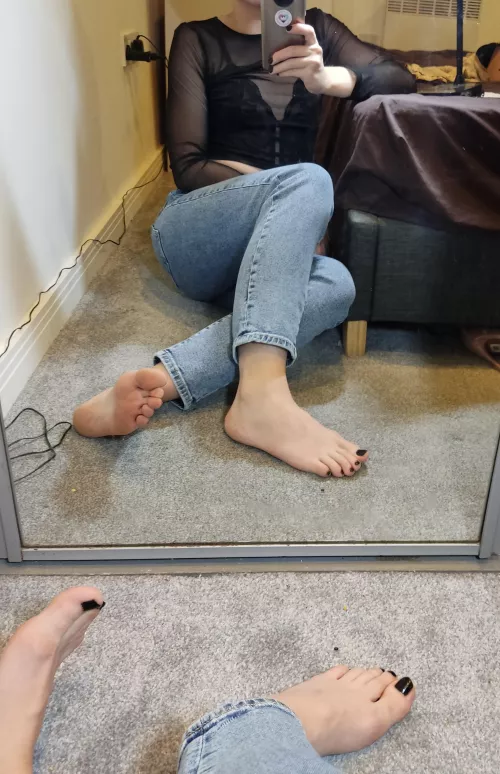 Someone said my toes were too long 😭