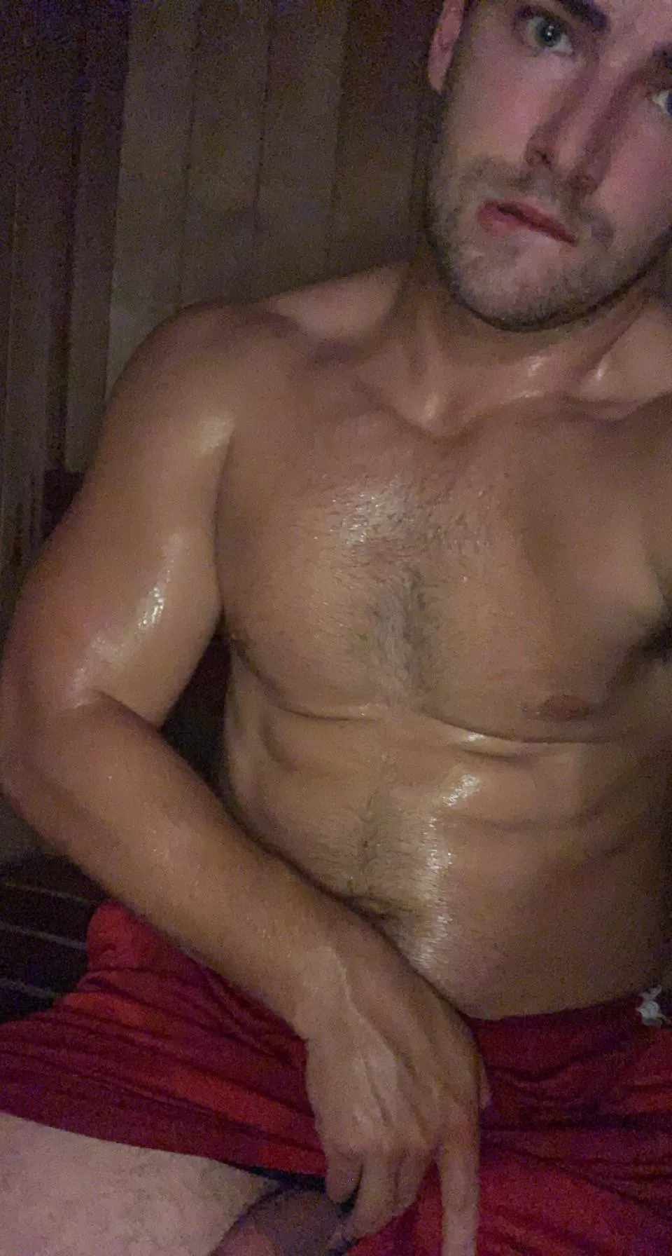 Someone saw me take this in the sauna 😈🥵