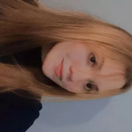 someone to do a tribute to my cousin by putting his penis in her eyes