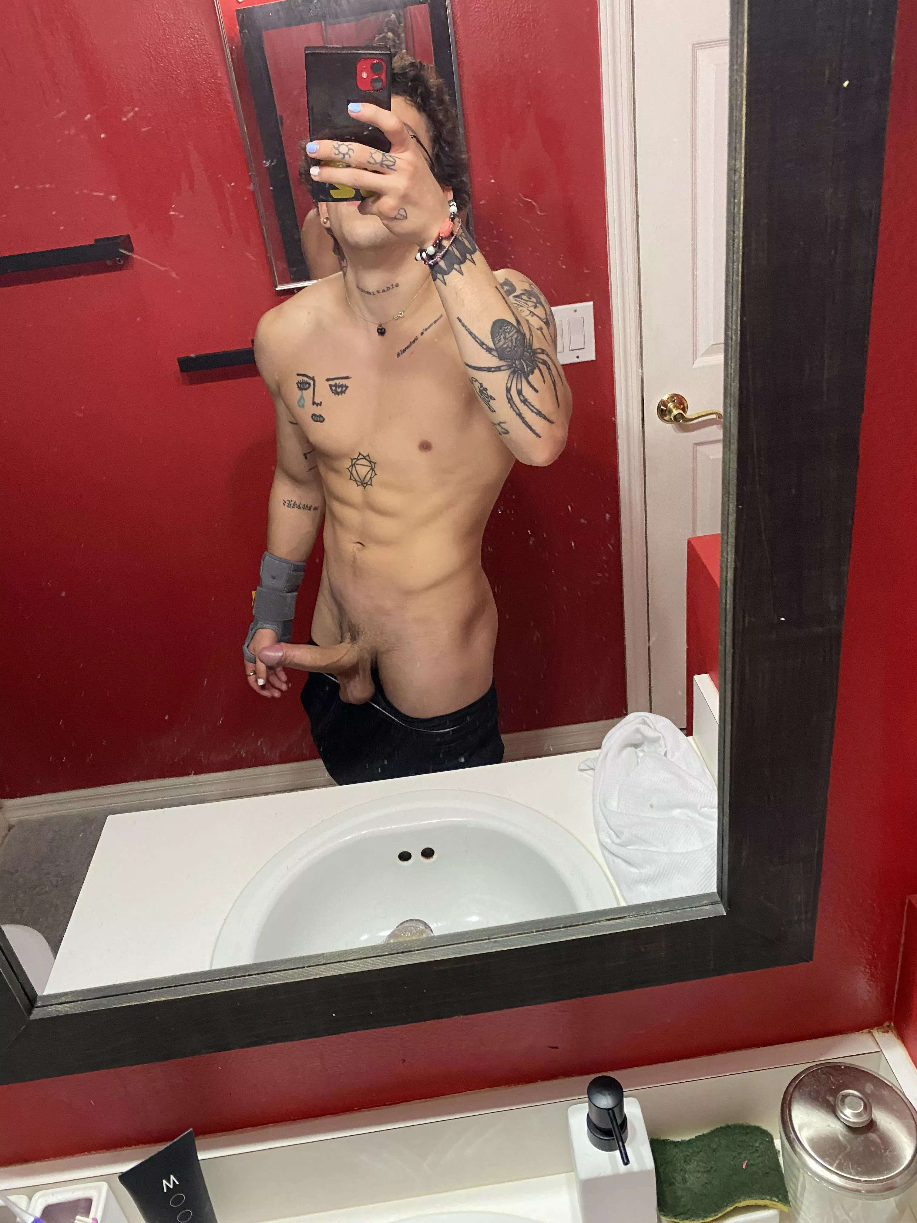 someone told me i had a dad bod and i was lowkey offended D: