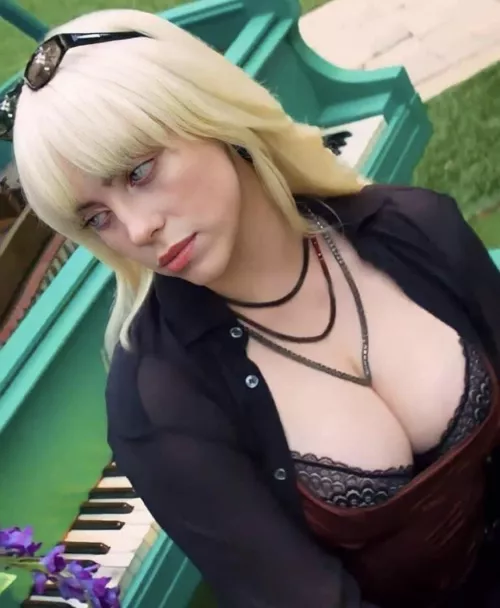 Someone wanna rp as billie for me? ;) she’s a naughty girl