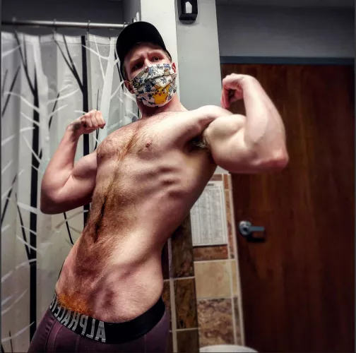 Something about flexing for the internet makes me insanely horny π€ͺππͺ