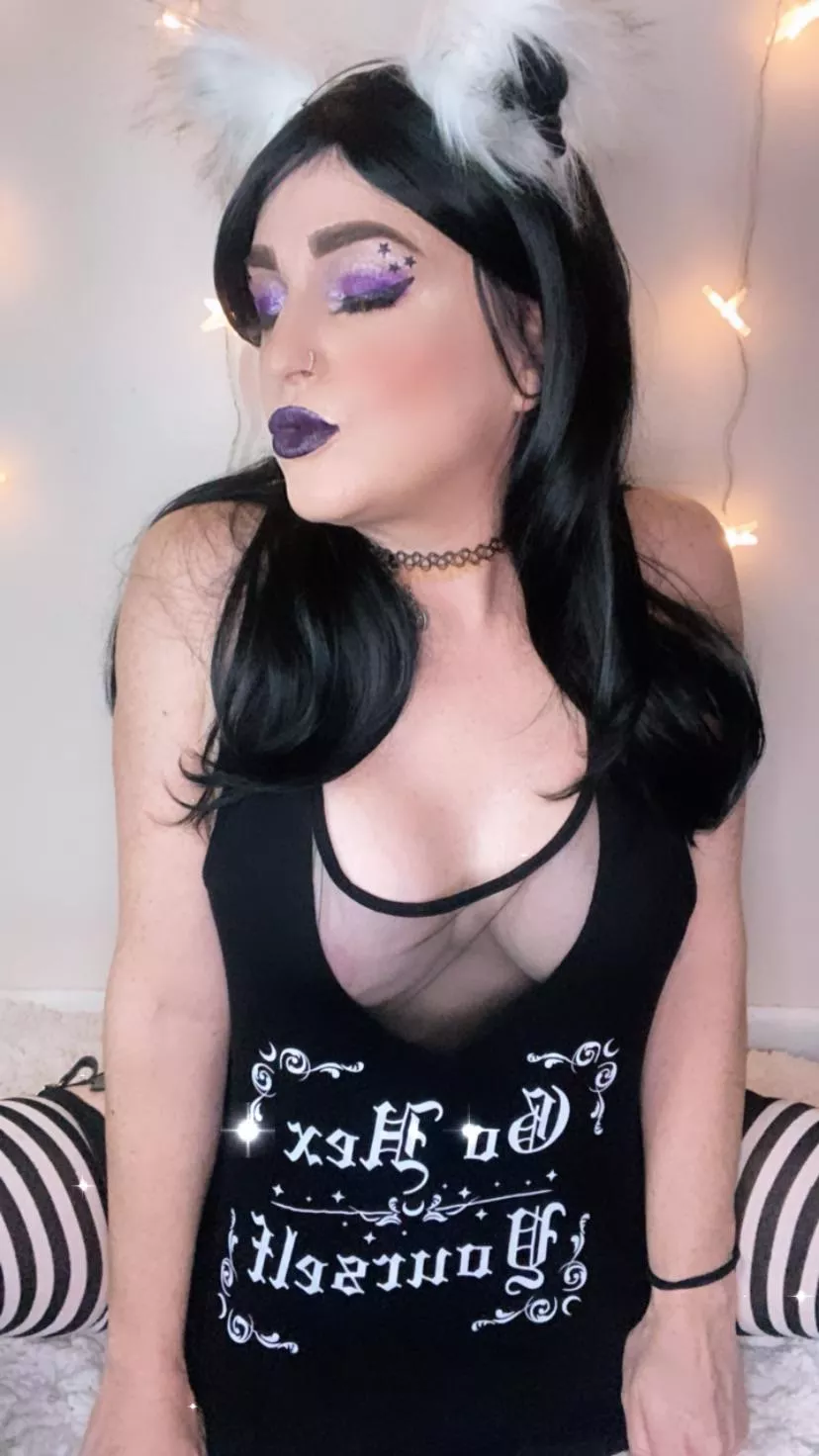 Sometimes I rock dark hair 😈 Cum see me, Daddy! 5’1” 🖤 sub ⛓ Access instantly to hundreds of pics and videos ✨✨ No ads ✨✨ No PPV. ✨✨ I don’t reshare a lot or spam message. ✨✨ 🎀 It’s just me waiting for you, Sir.