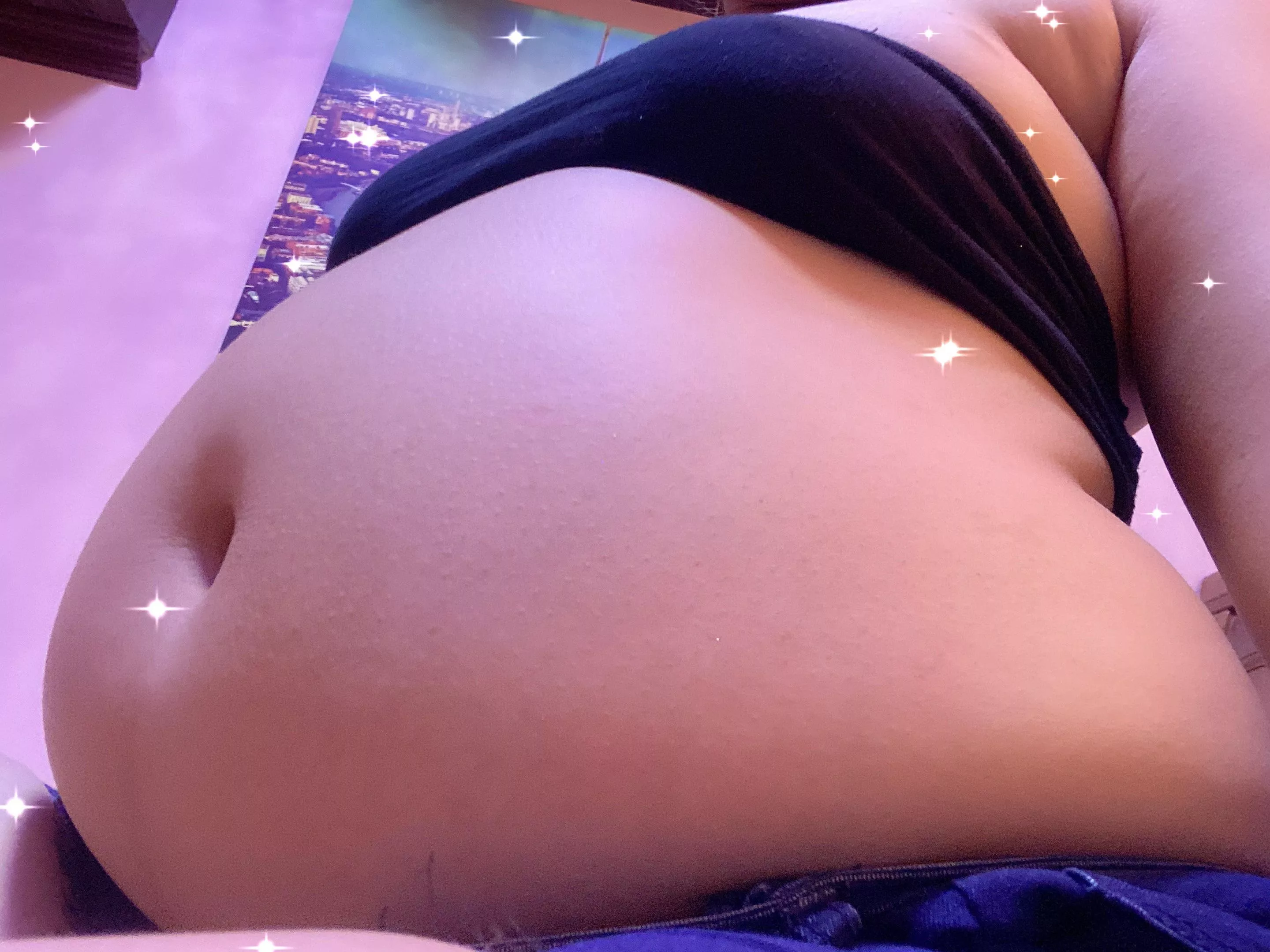 Soon to become the most fattest filipina asian piggy 🐷🐽