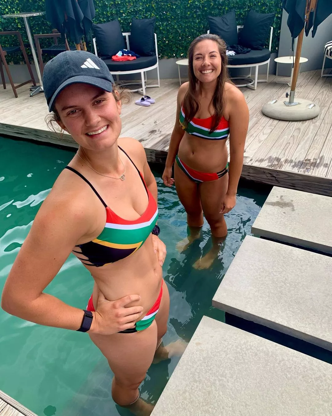 South African cricketers Laura Wolvaardt and Sune Luus