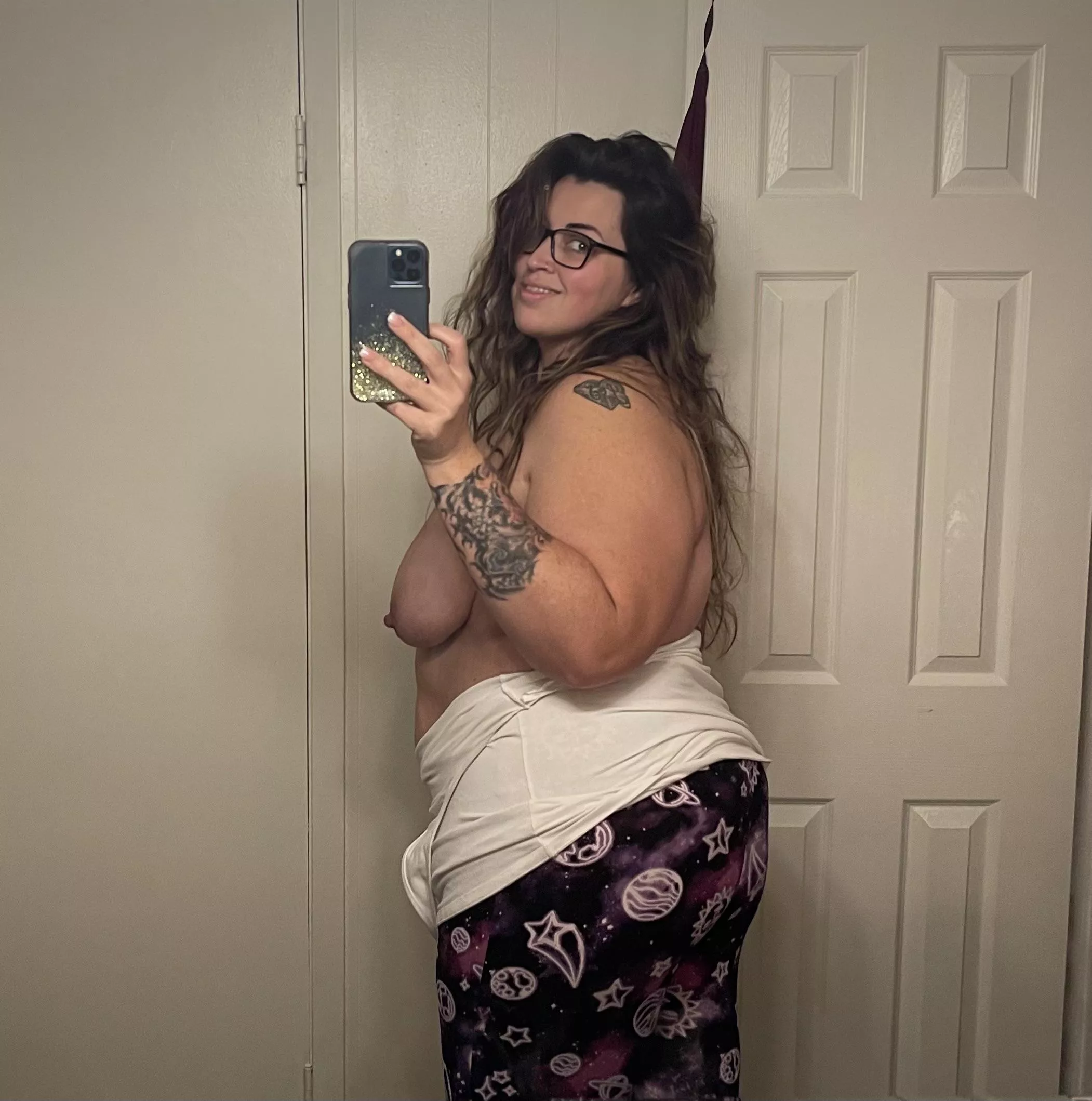 Space pants and I are ready for the weekend! 😏