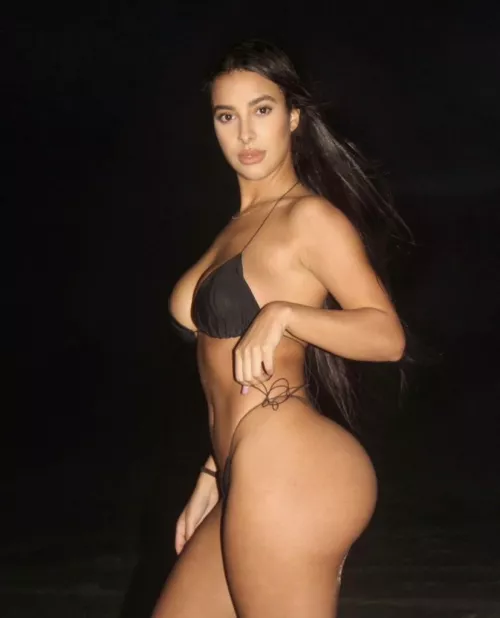 Spend the night with me ๐๐ฆ FREE link below babe