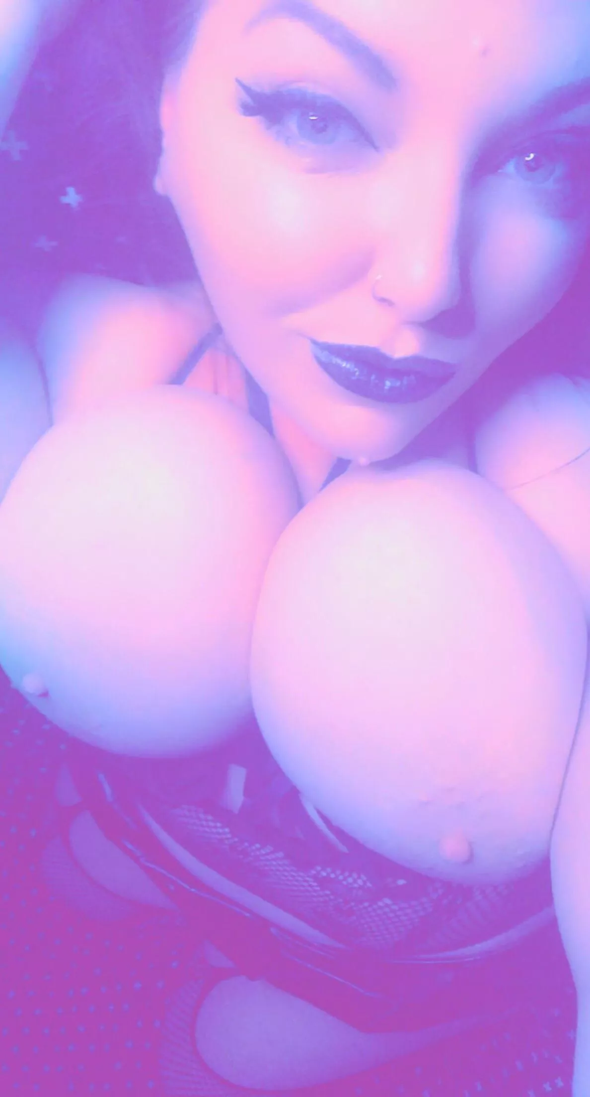 Spit in my mouth then let me step on your throat 🥺😈