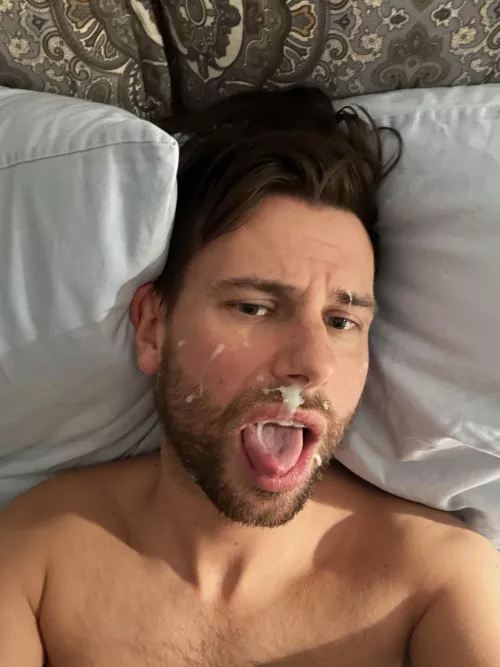 Splattered my face this morning 😜🍾🍾🍾