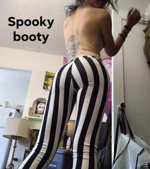 Spooky booty