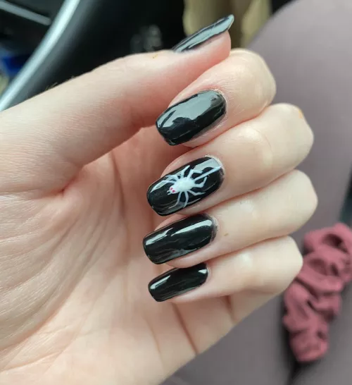 Spooky nail art🕸