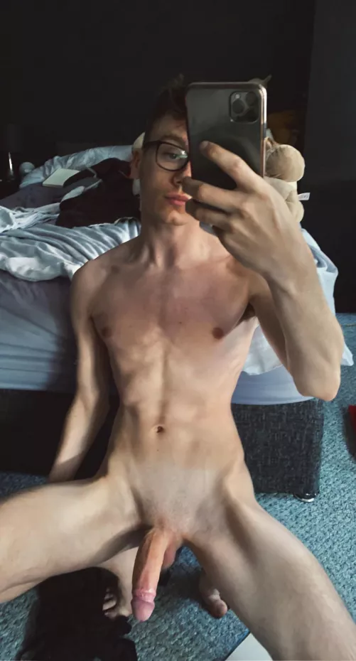 Spreading them legs for you 😝