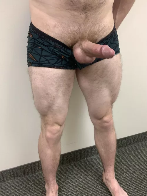 Squats build quads, not just glutes