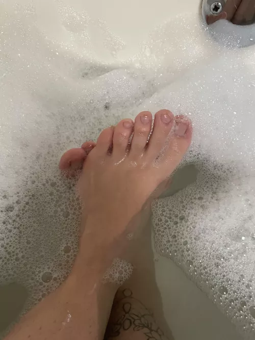 Squeaky clean for you daddy 🛁