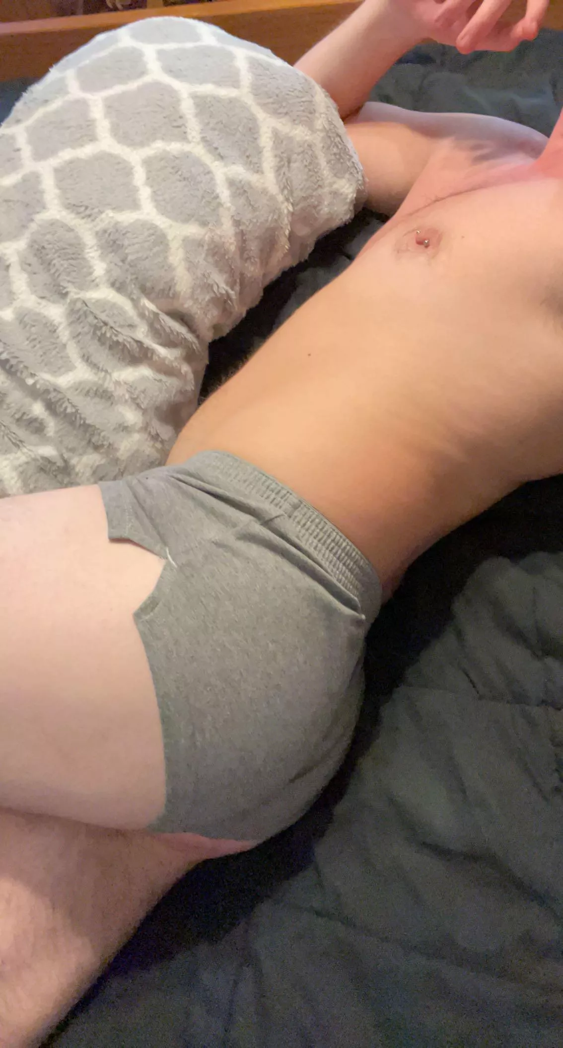 Squeeze me… squeeze in Squeeze me… squeeze in