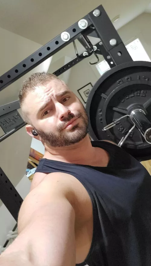 Starting the day right with some morning squats 🏋️♂️