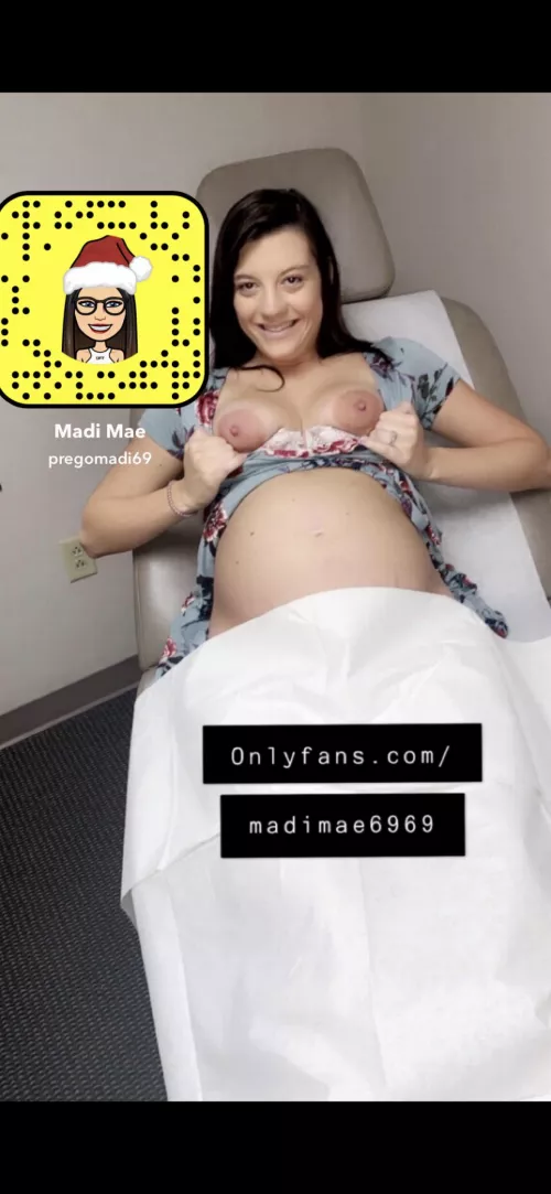 Starting the new year off being a dirty little slut at the doctors 😈