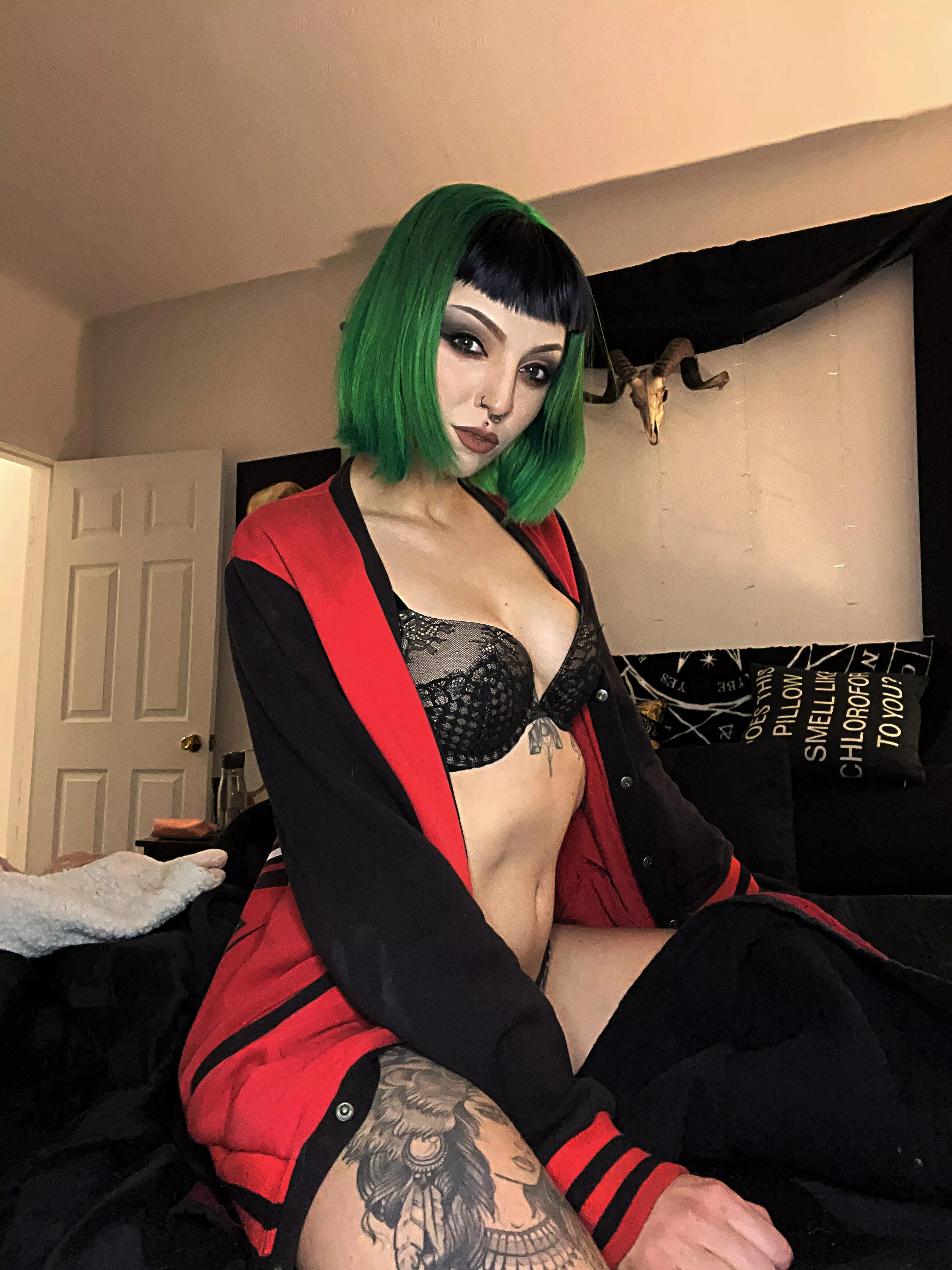 Staying cozy during this snow storm 😘