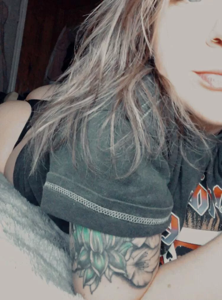 [STBA] come and cuddle. We can play a little too 😈