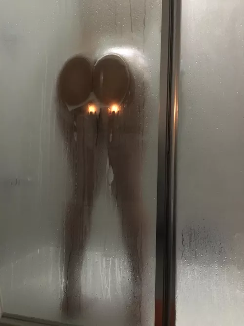 Steamy 🍑