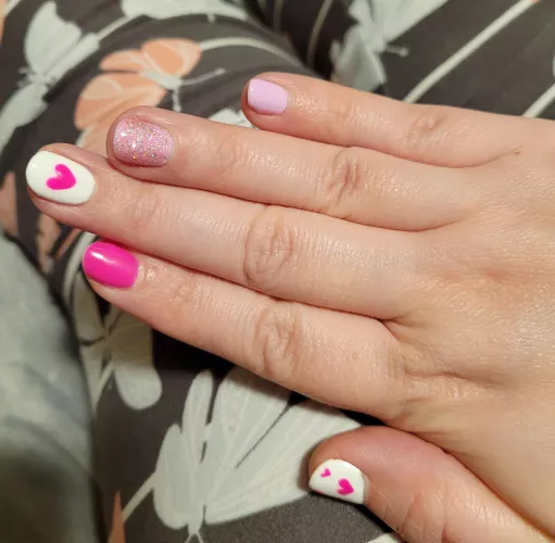 Still a little early but I did Valentine's nails 💅