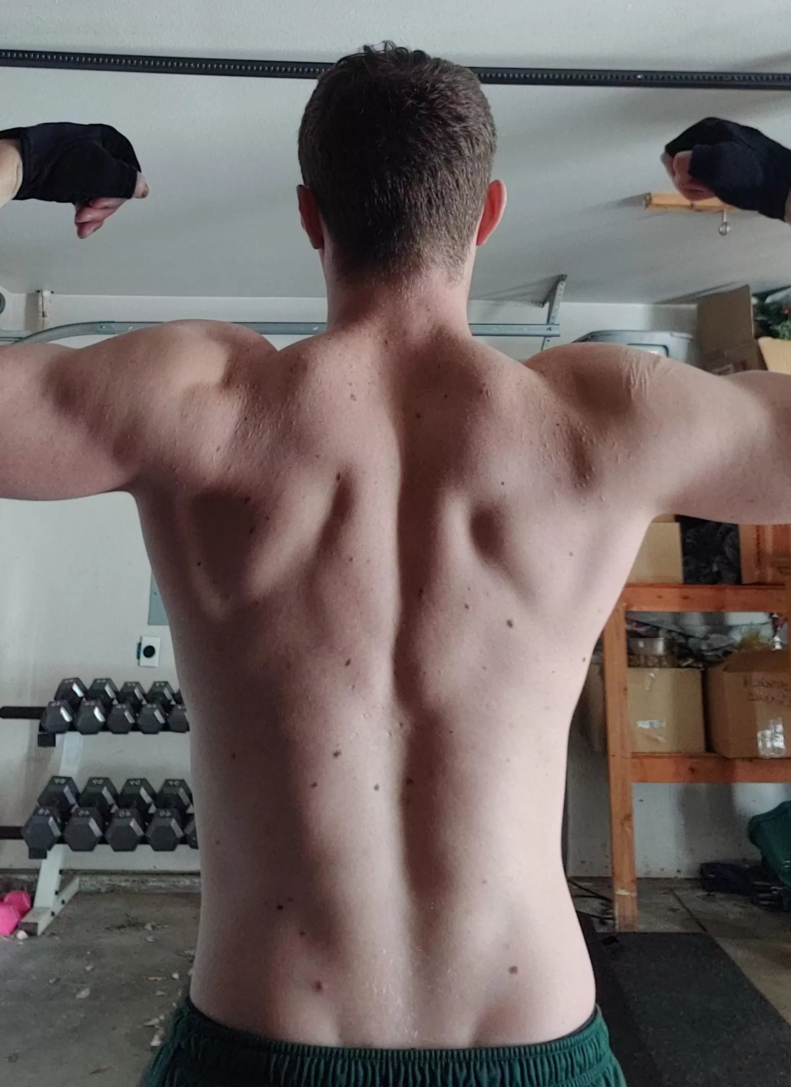 Still in progress, but I've got the V-lines to (m)atch the back dimples :)