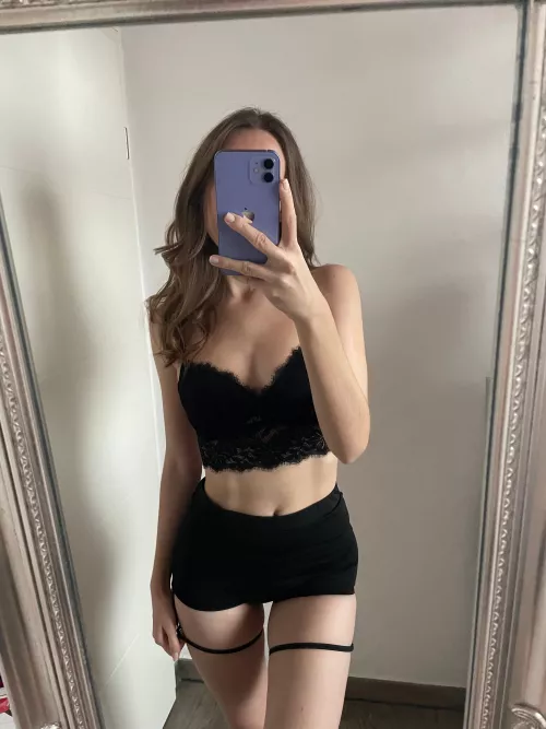 still looking for a workout partner who doesn't mind when it gets sweaty 🤭