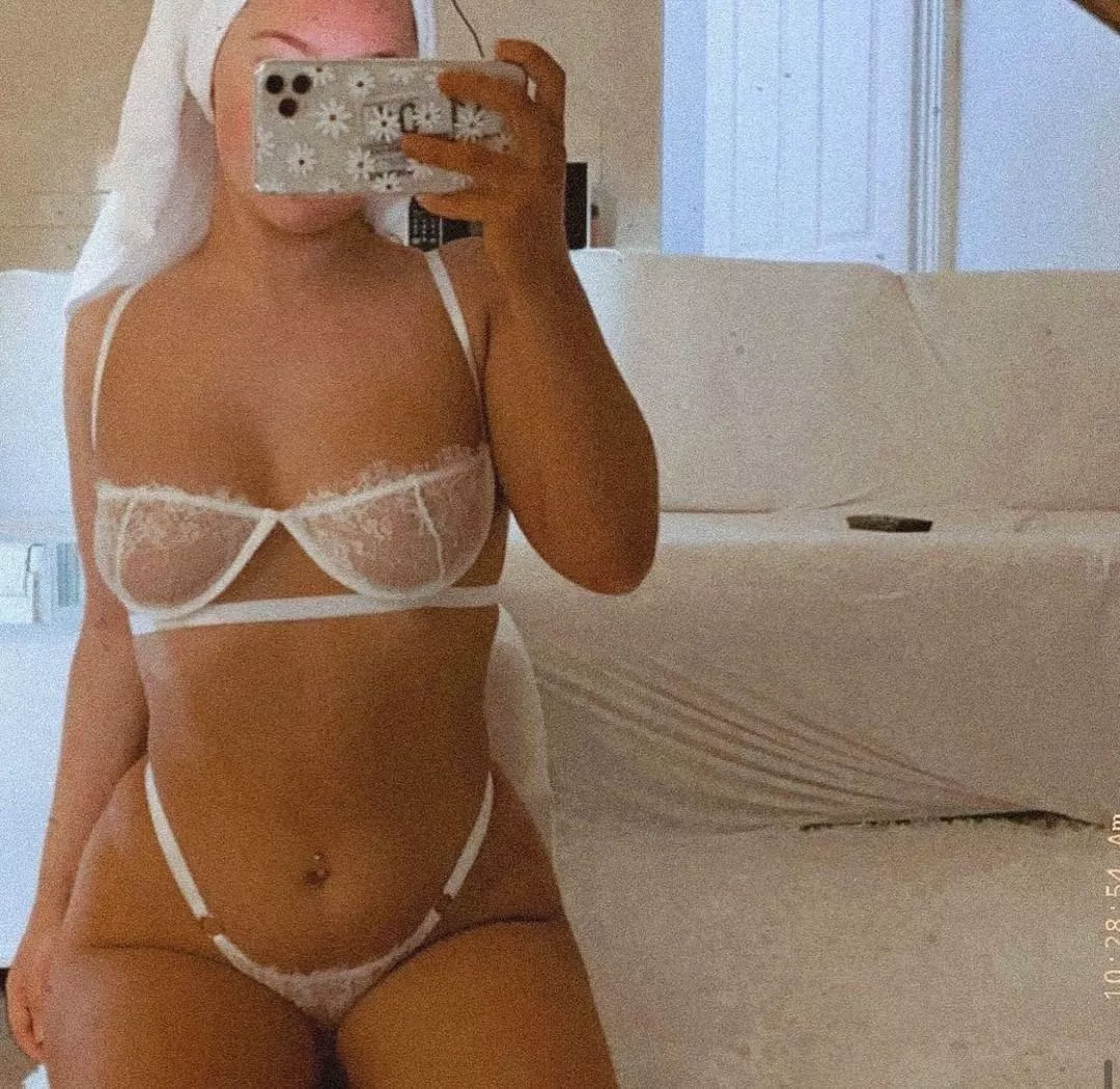 Stop ignoring me daddy 👅