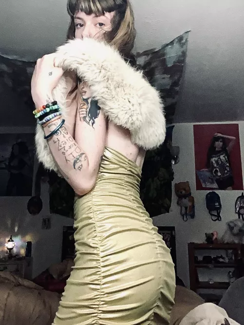 🛑✋ Stop whatever boring occupation you’re pursuing and spend the day $erving Me instead .. 😈💅 your wealth looks much better on Me anyway! 🤷‍♀️😝 [selling]