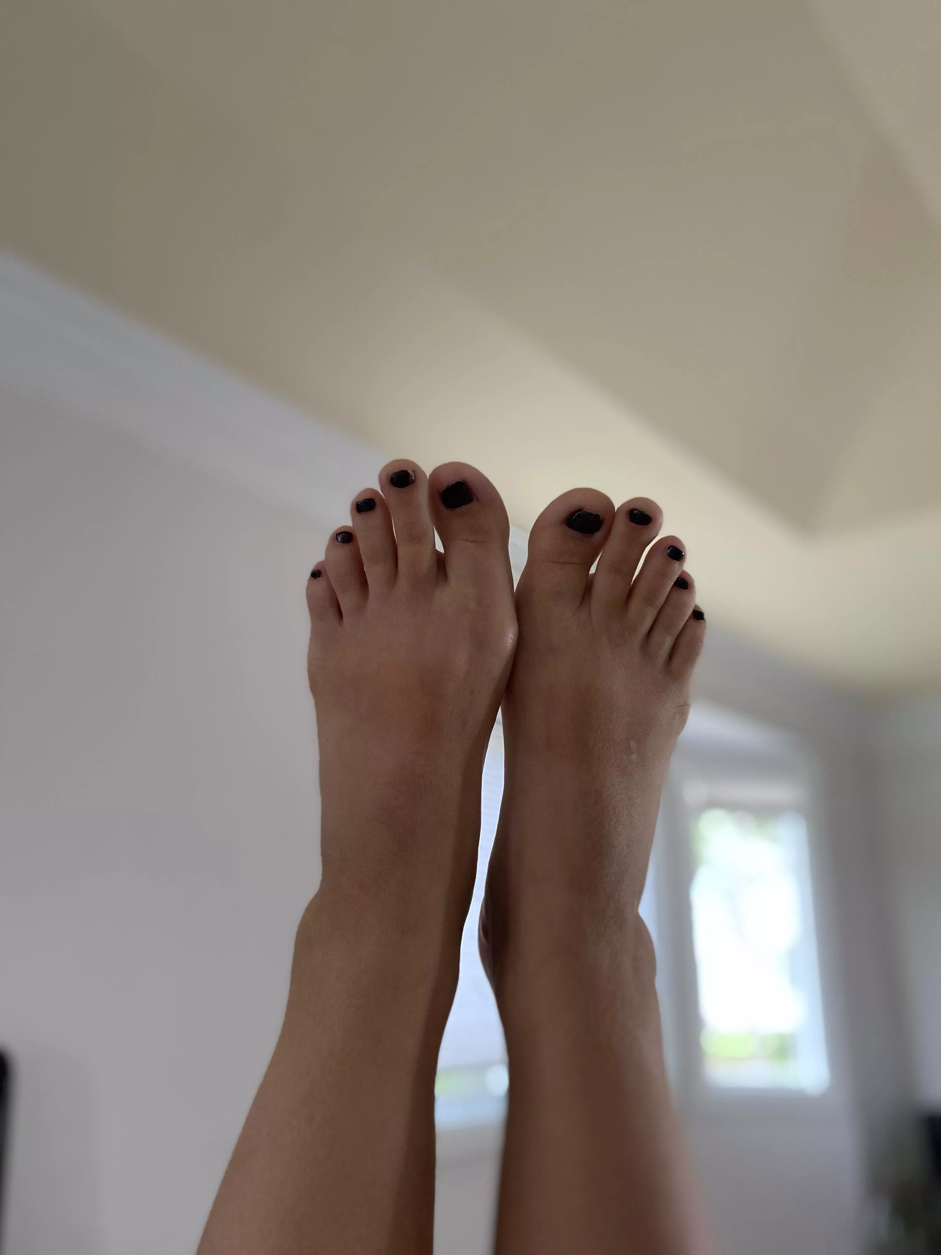 Stretching my cute toes out for you π¦Άπ¦Άππ Stretching my cute toes out for you π¦Άπ¦Άππ