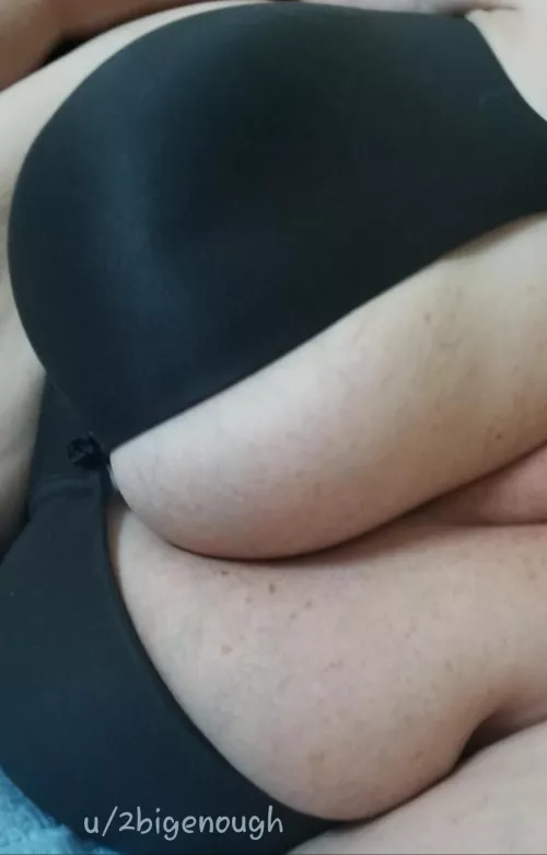 Stroke your bwc to these milf boobs