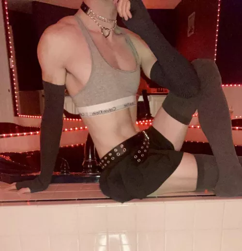 Strong boys can be fem too, right?