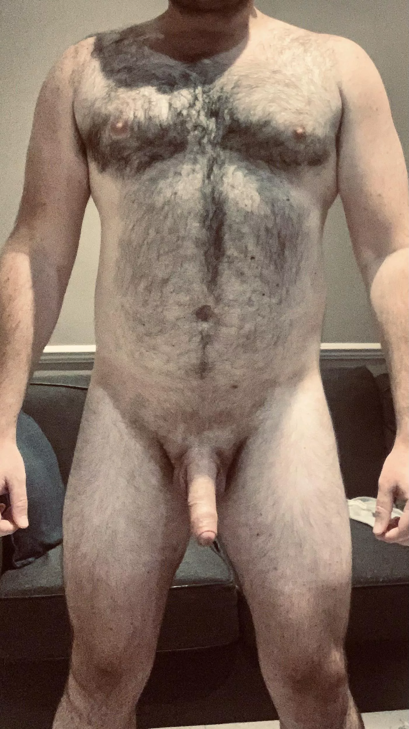 Submissive bear here looking to have some kinky chat and share fantasies (31)