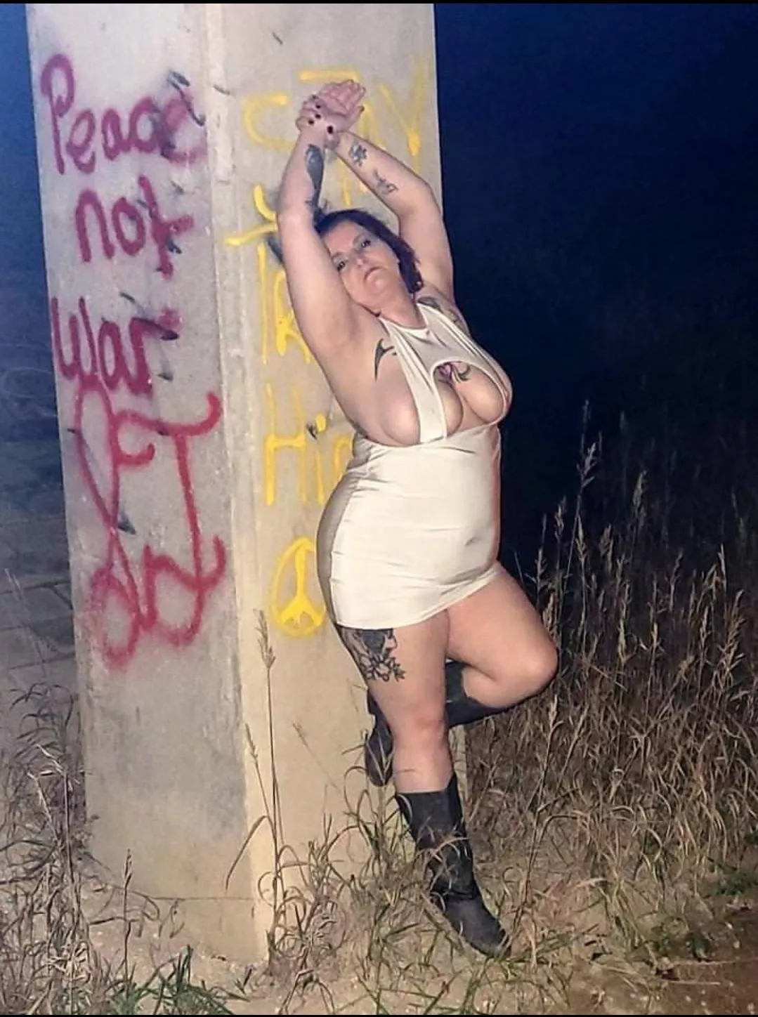 Submissive white whore in Lansing Michigan Submissive white whore in Lansing Michigan