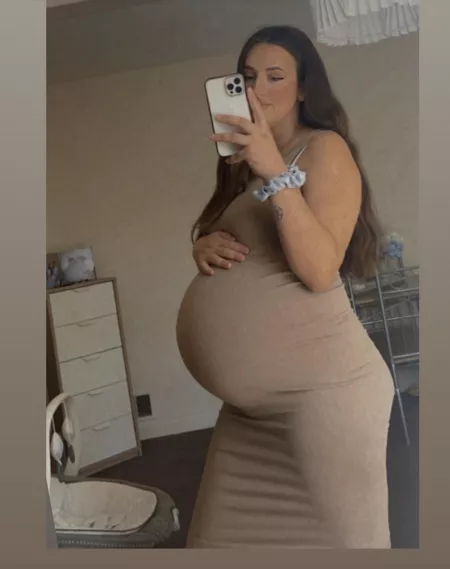 Such a big belly in a nice tight and sexy dress! I look like I’m ready to pop and explode! Do you like it babes? 🥰😍❤️❤️🤰🏻🤰🏻